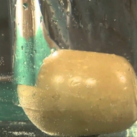 Парафиновый шар в воде (подъем из под воды)